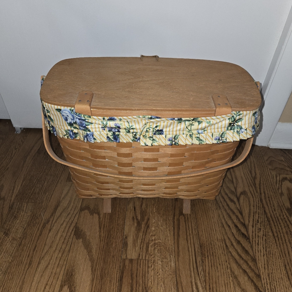 Longaberger 1997 Footed Magazine Basket with wood lid